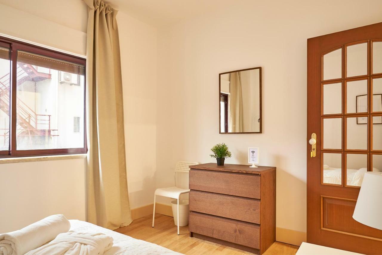 Campo Pequeno Avenida Hotel Lisbon Room photo